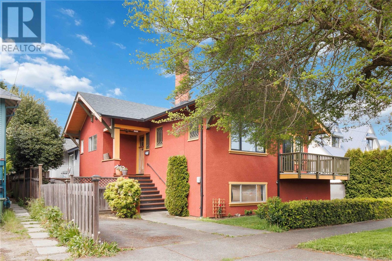 940 Empress Ave
