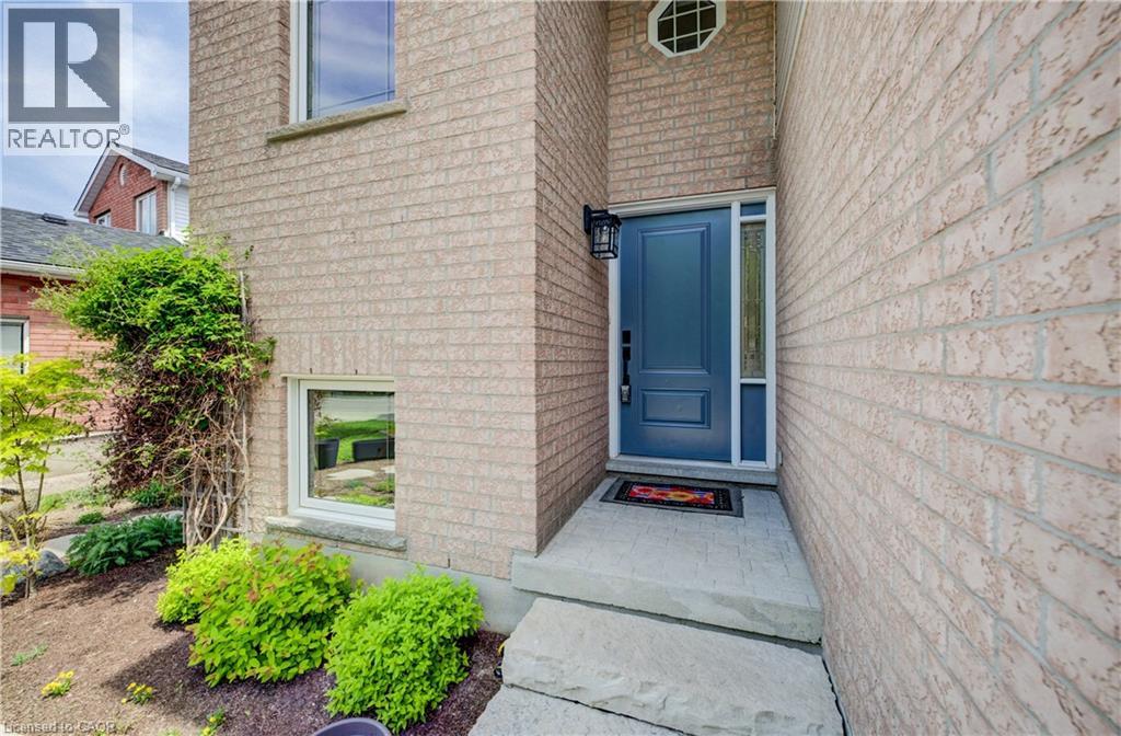 464 NORTHLAKE Drive