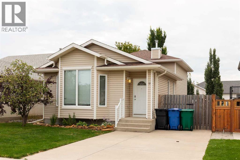 8 Blackfoot Court W