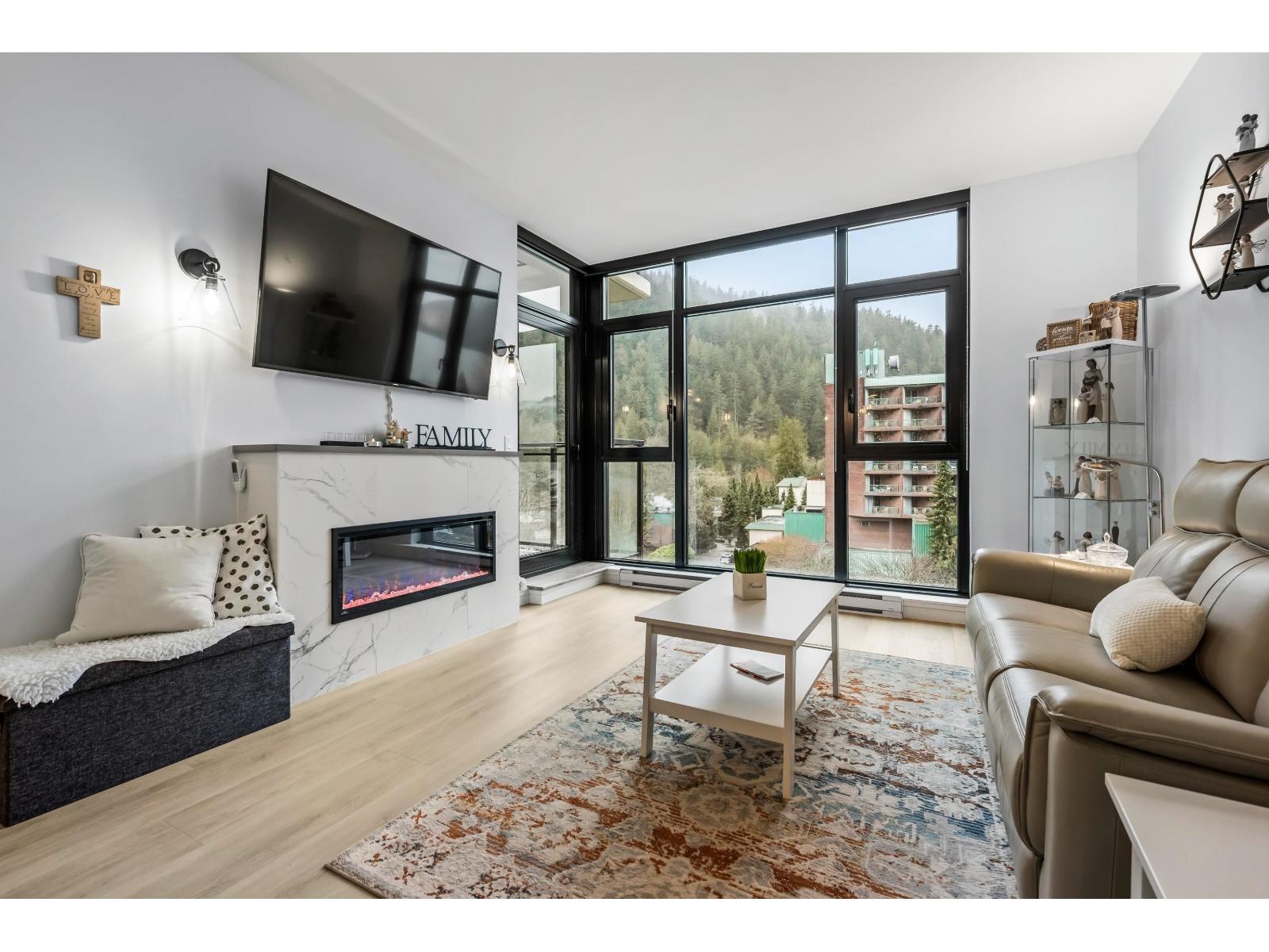 608 120 ESPLANADE AVENUE|Harrison Hot Springs