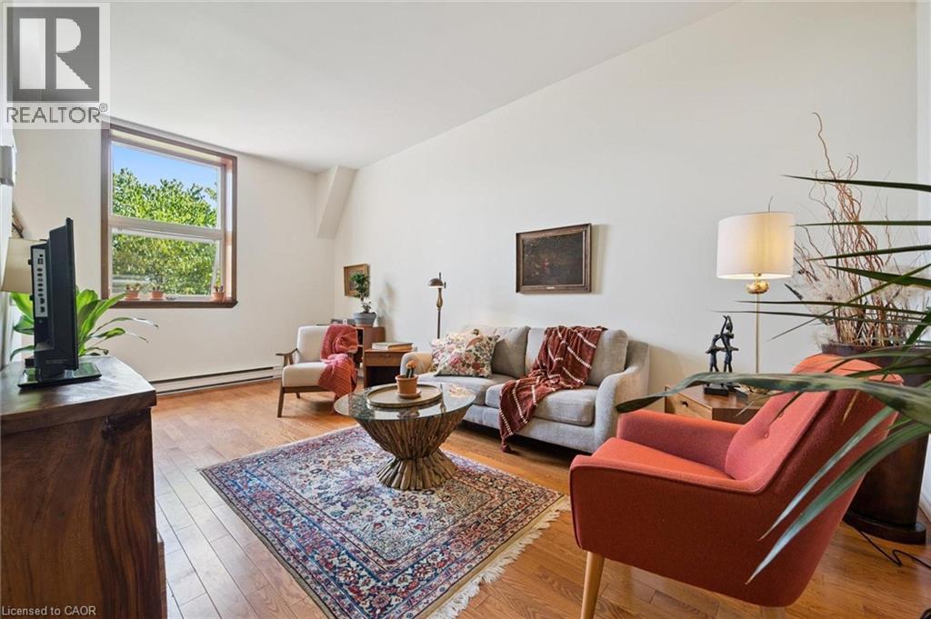 200 WOOLWICH Street Unit# 204