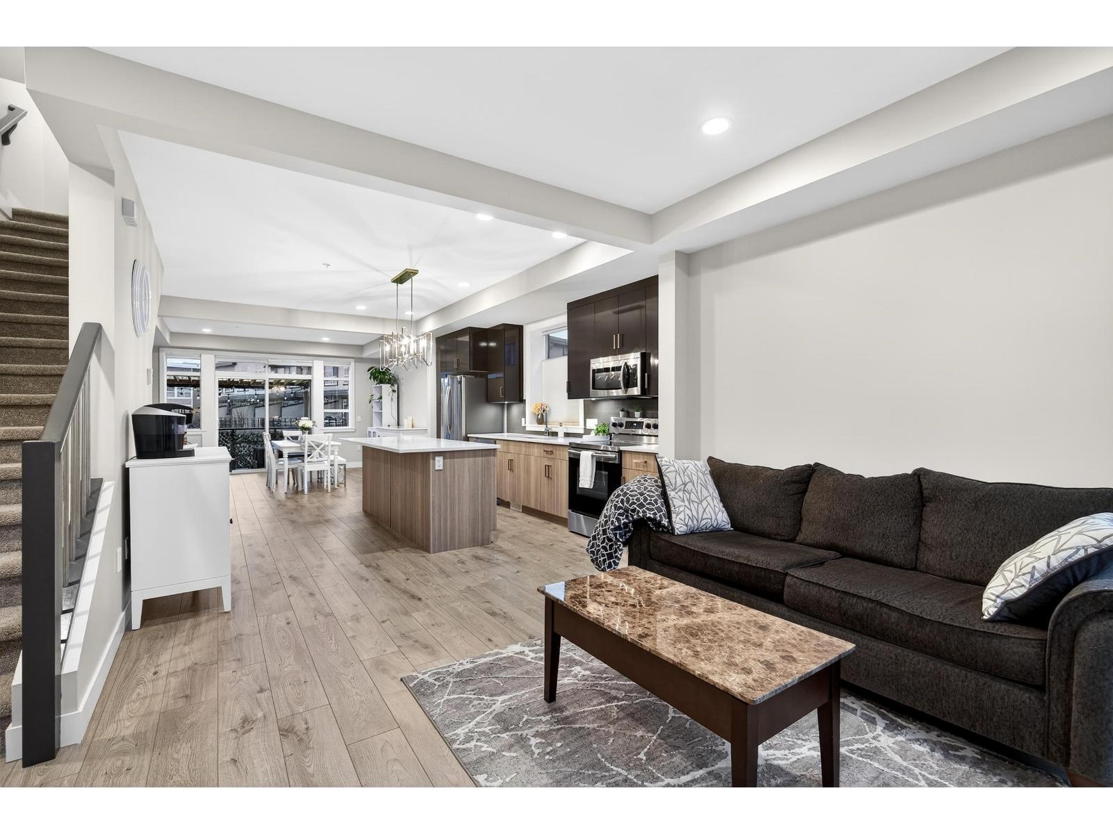 51 8413 MIDTOWN WAY|Chilliwack Proper South