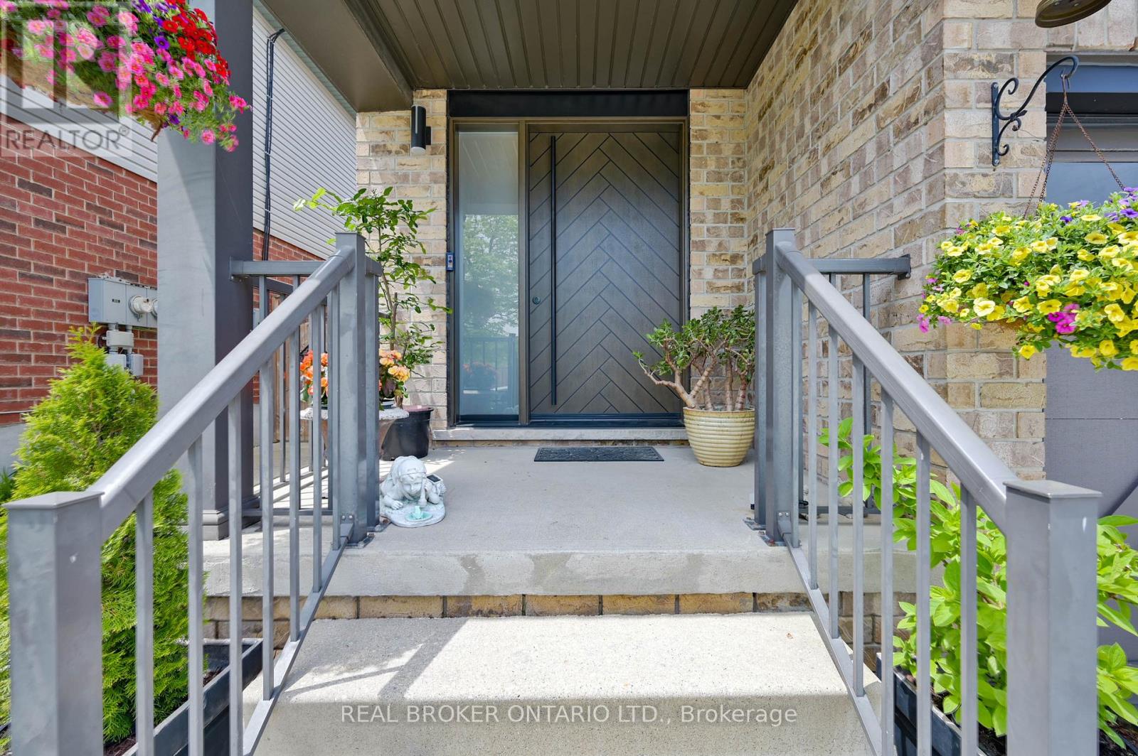 904 MAGDALENA COURT