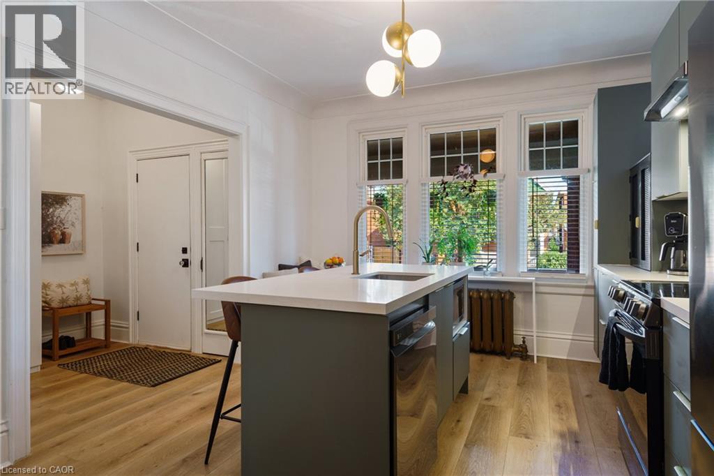 202 PROSPECT Street S