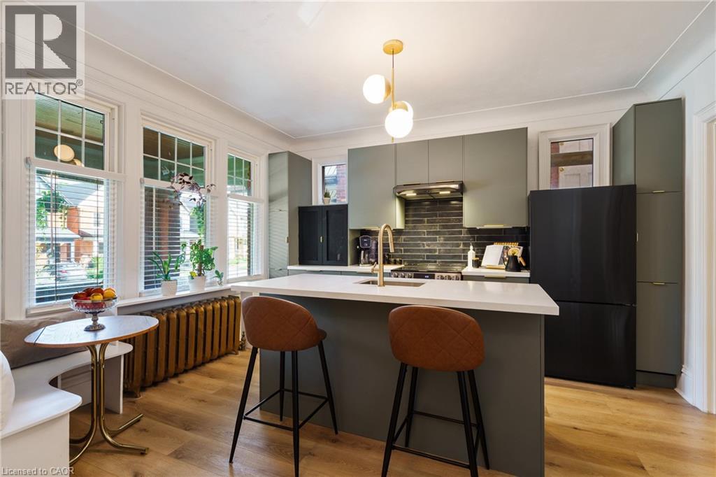 202 PROSPECT Street S