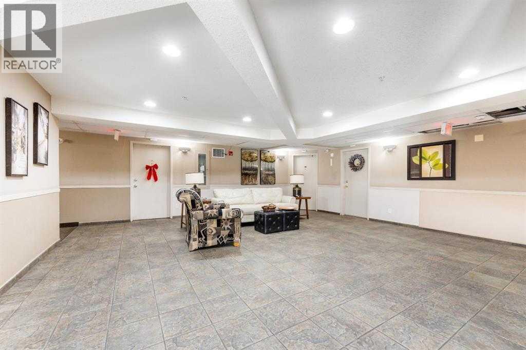 1406, 12 Cimarron Common