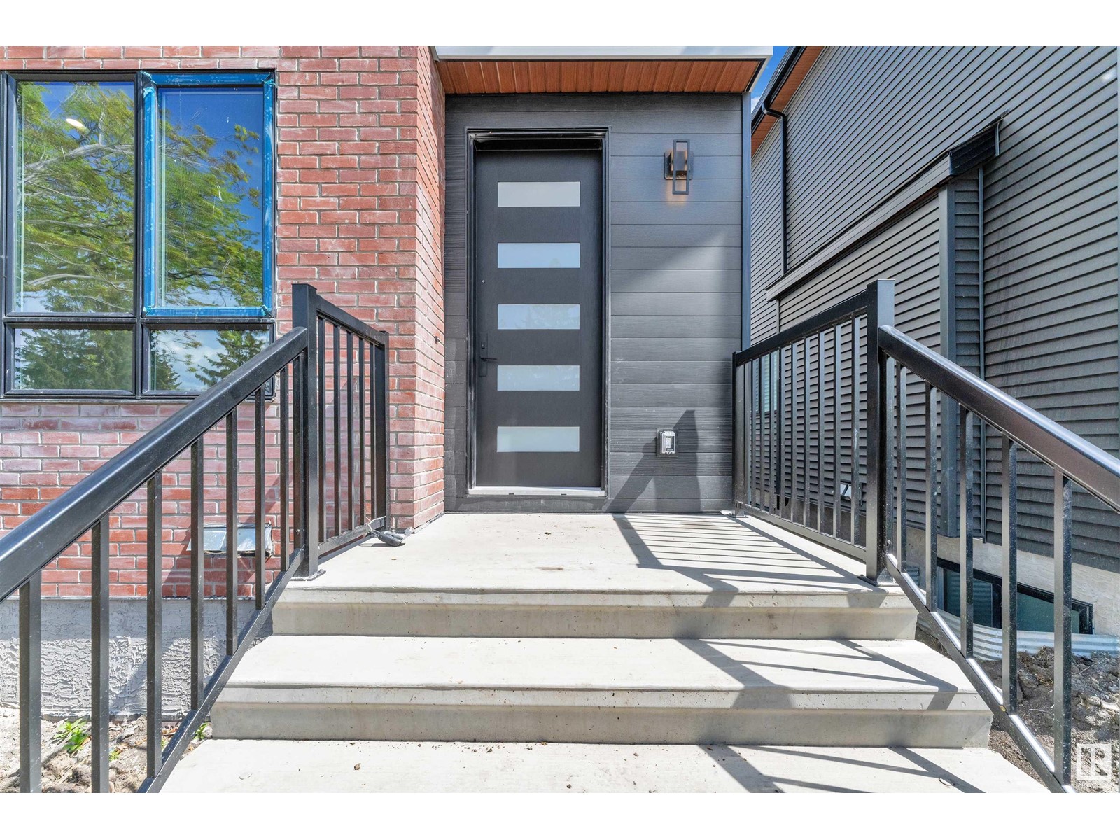 10725 132 ST NW