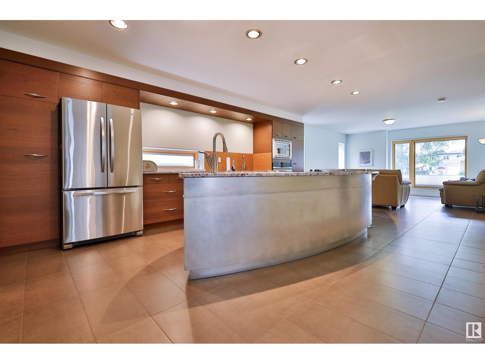 11528 72 AV NW