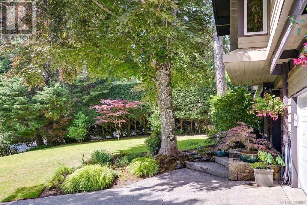 956 Royal Oak Dr