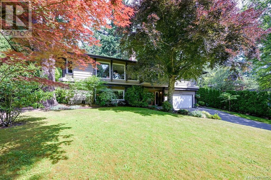 956 Royal Oak Dr