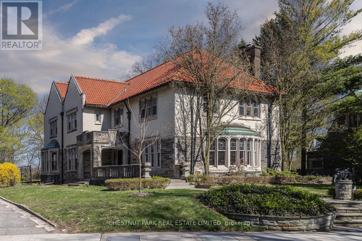 208 ROXBOROUGH DRIVE