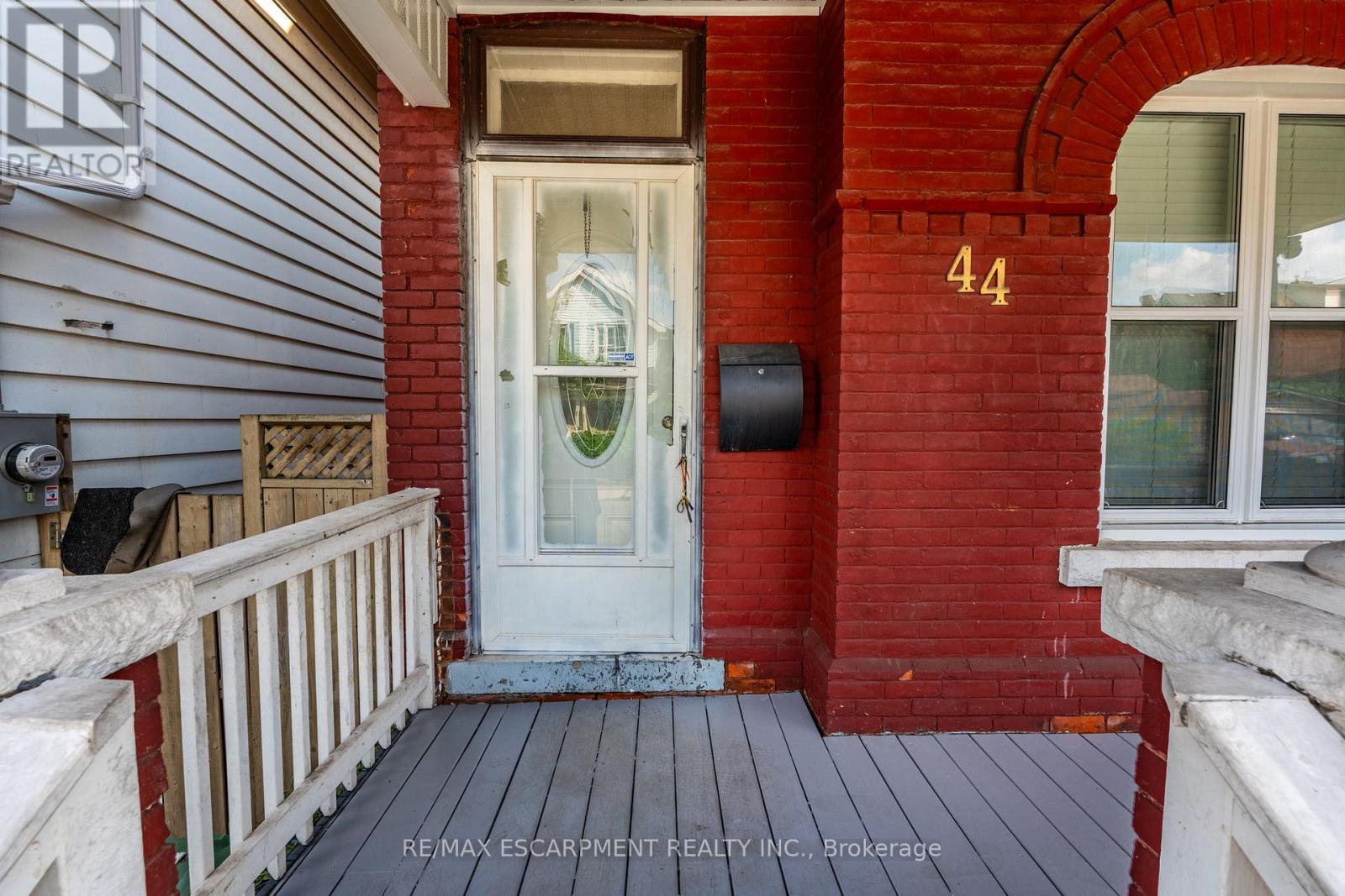 44 BRISTOL STREET
