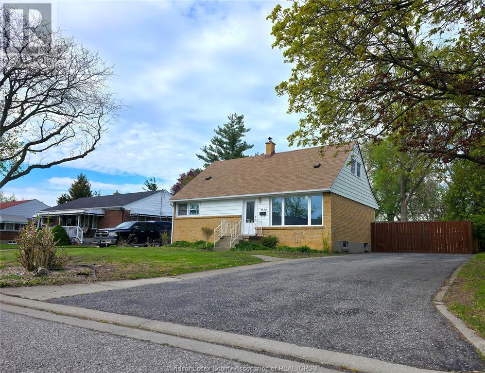3672 MORRIS DRIVE