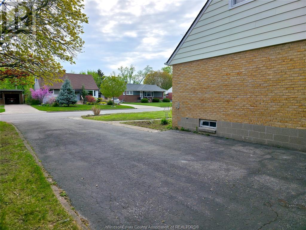 3672 MORRIS DRIVE