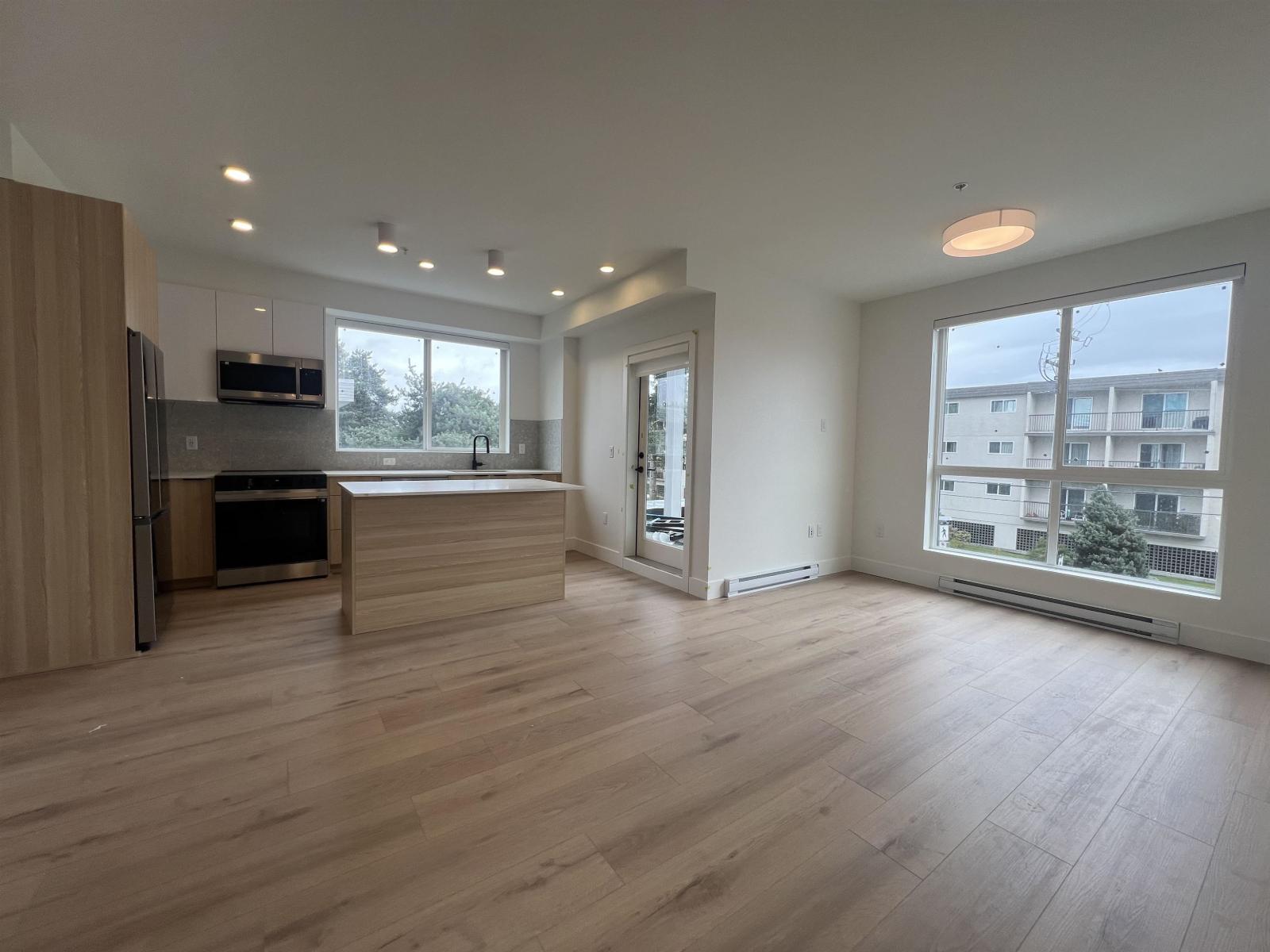 233 20769 FRASER HIGHWAY