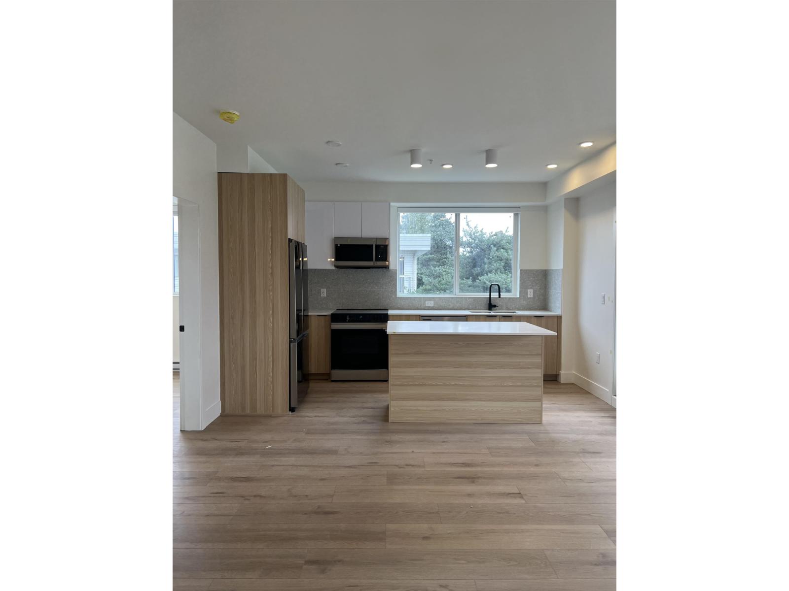 233 20769 FRASER HIGHWAY