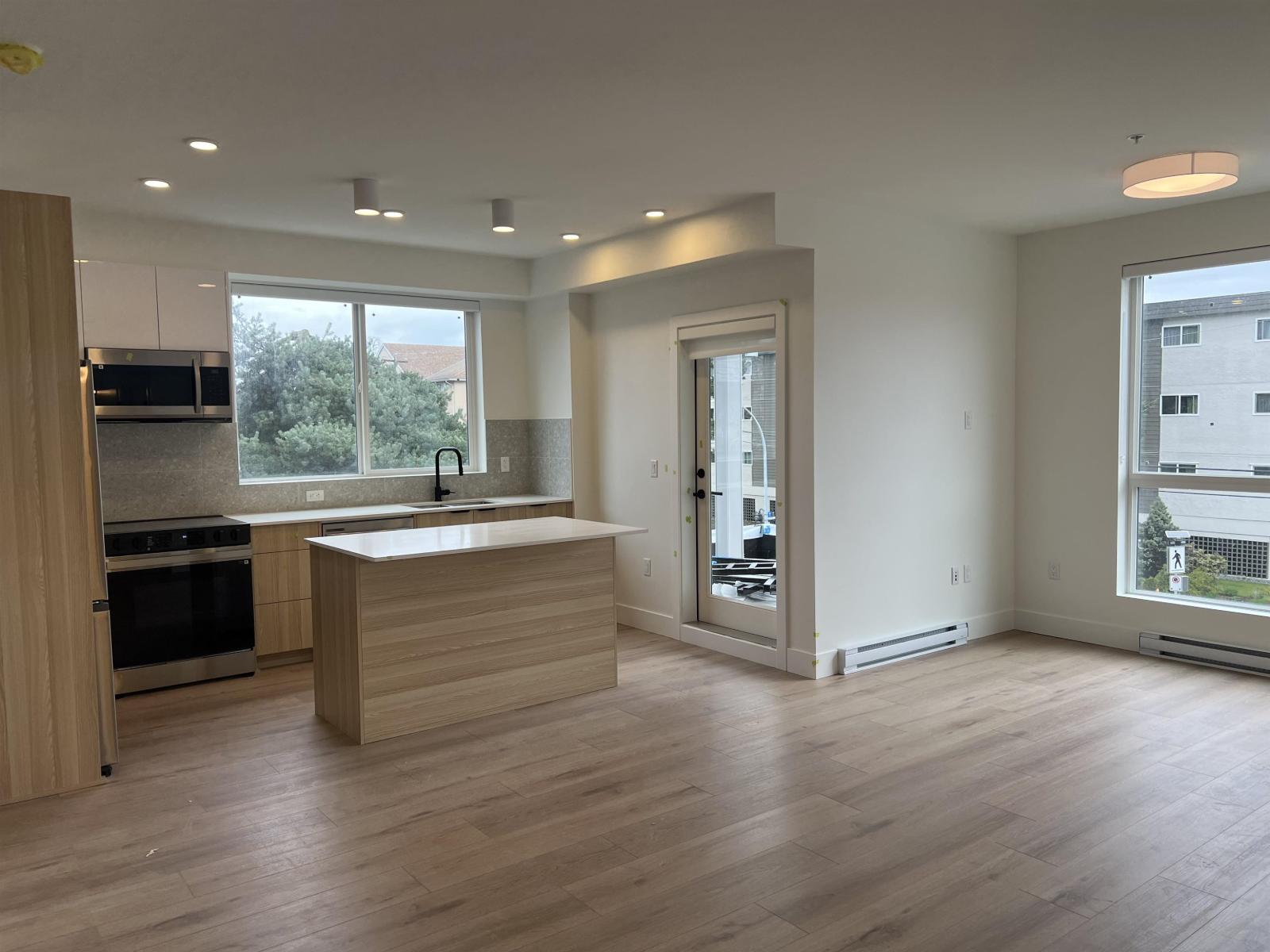 233 20769 FRASER HIGHWAY