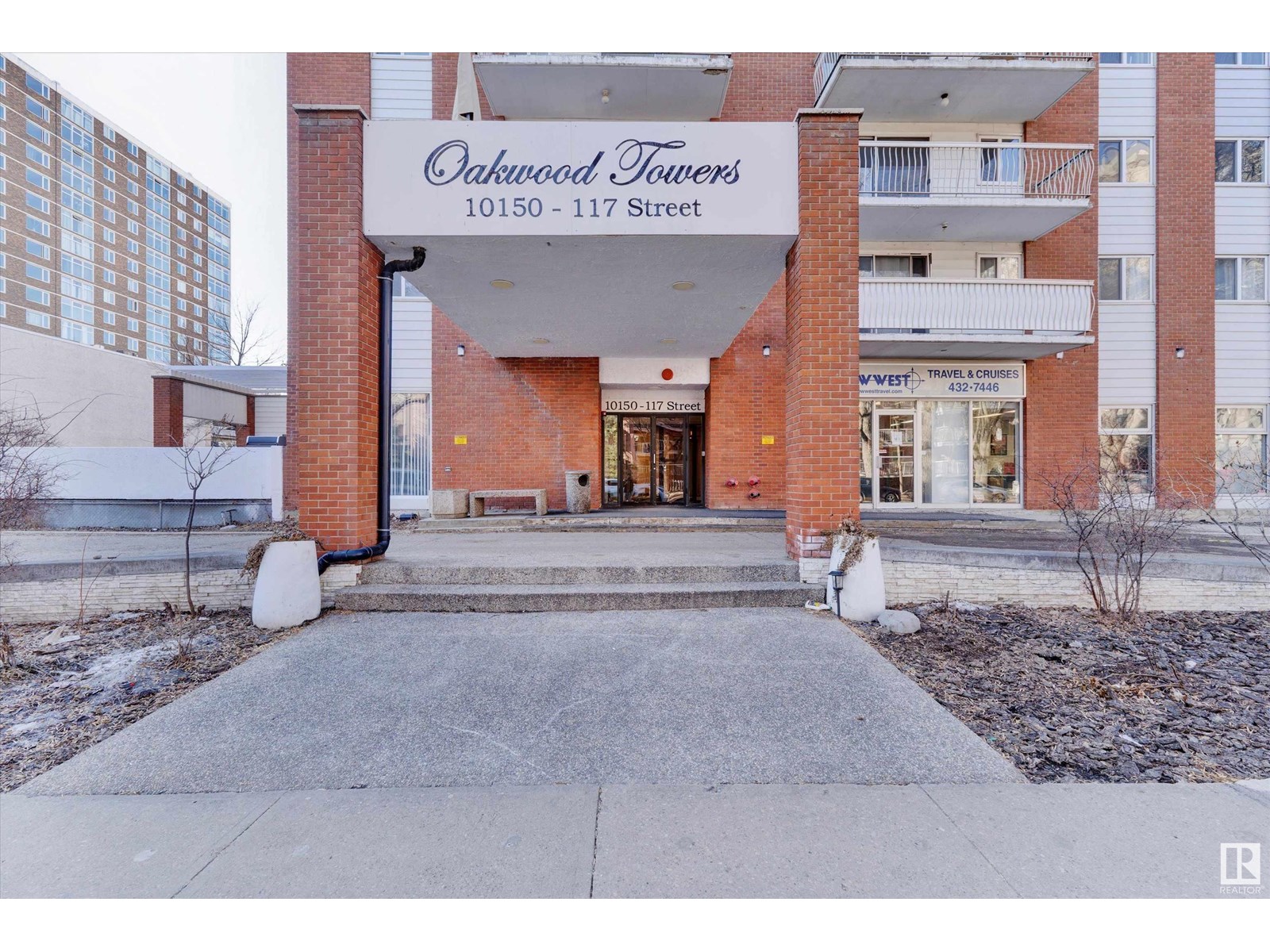#303 10150 117 ST NW