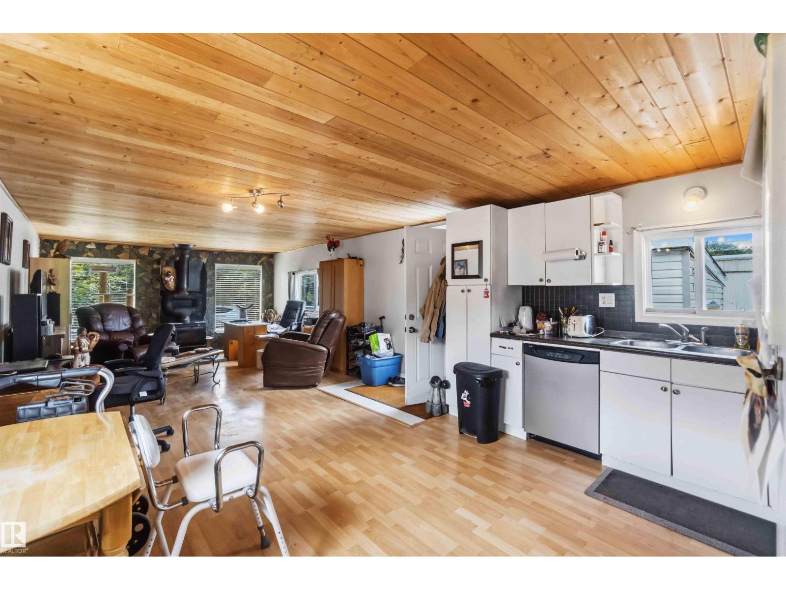 372 Evergreen PA NW NW