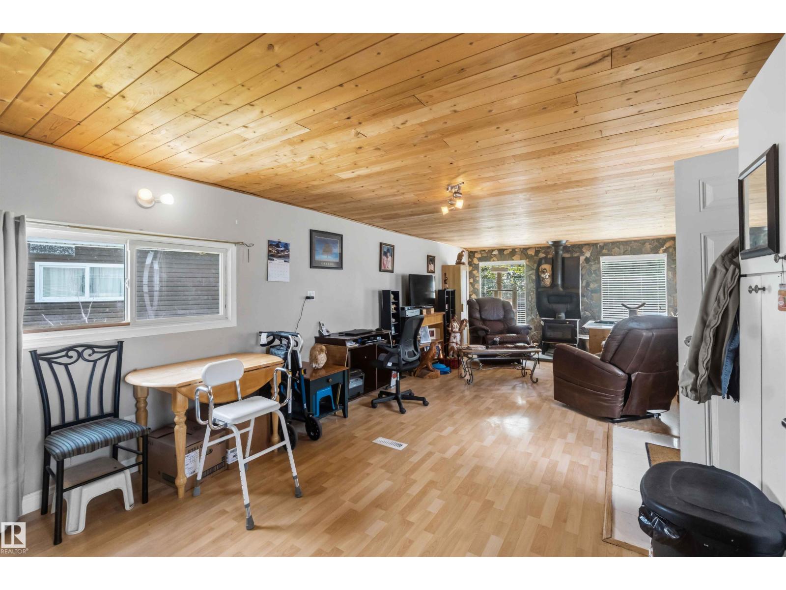 372 Evergreen PA NW NW