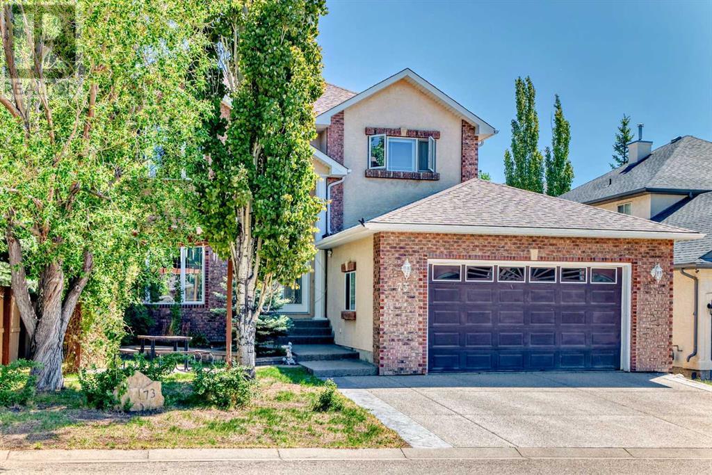 73 Simcoe Close SW