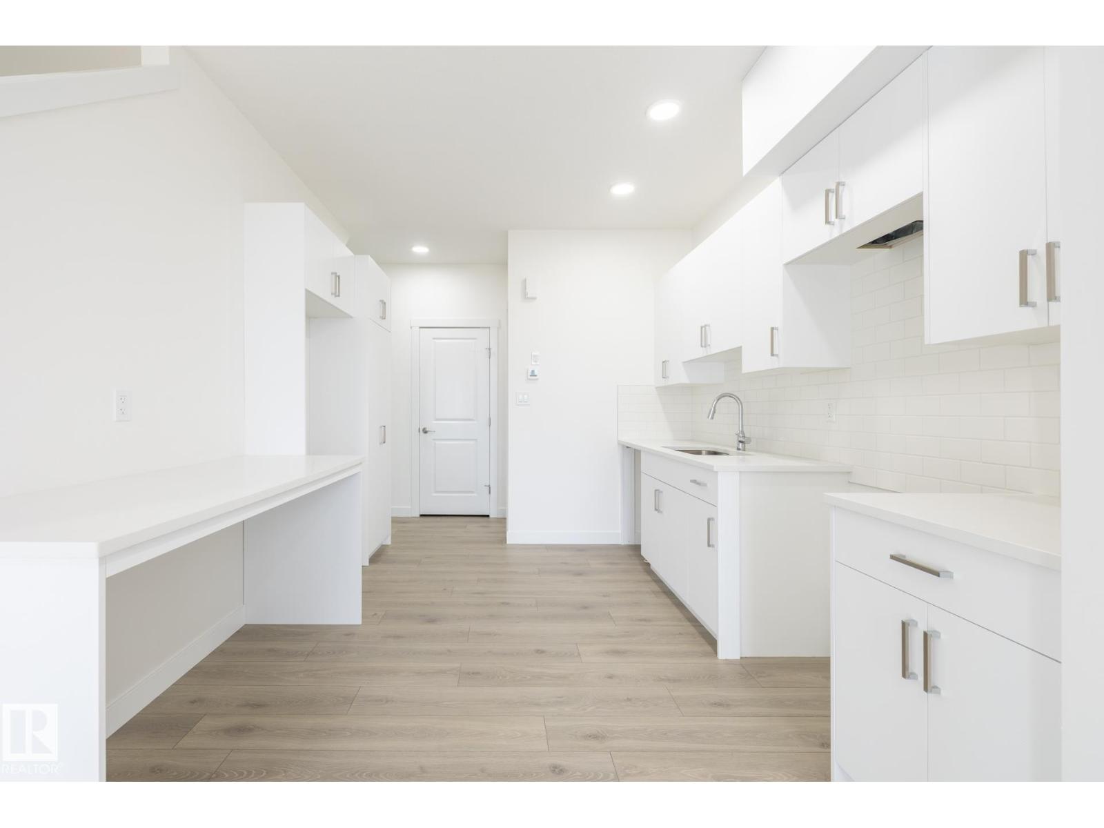 #26 7110 KESWICK CM SW