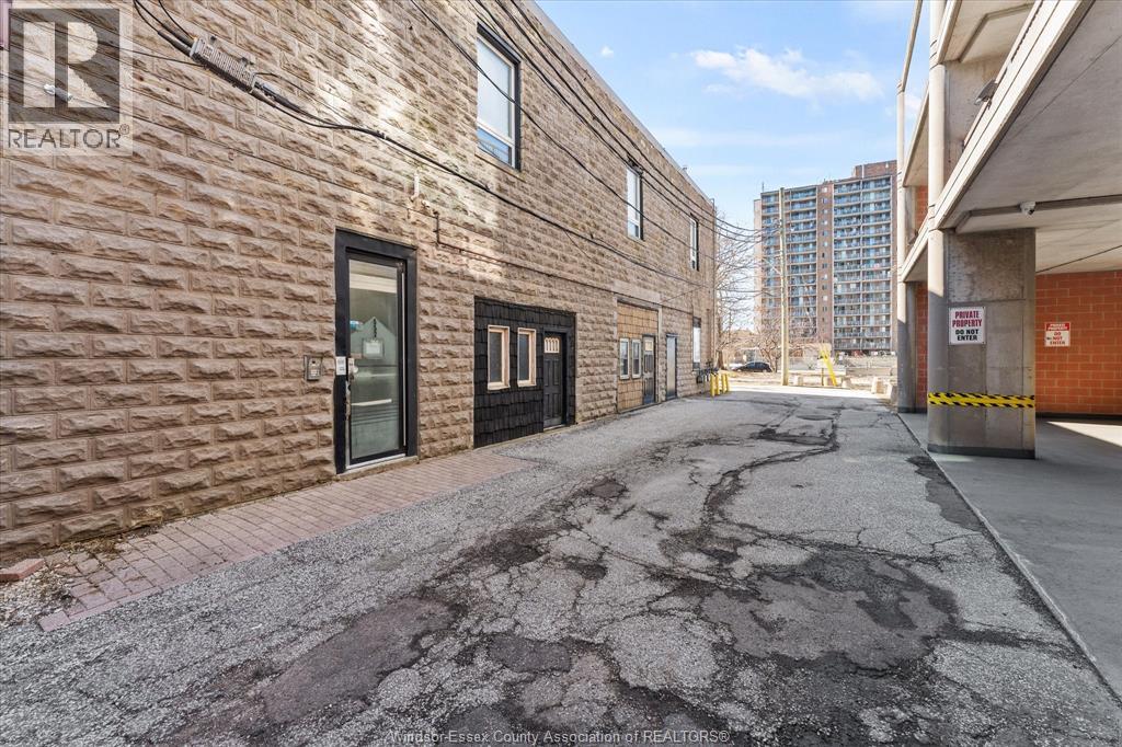 552-554 PITT STREET West