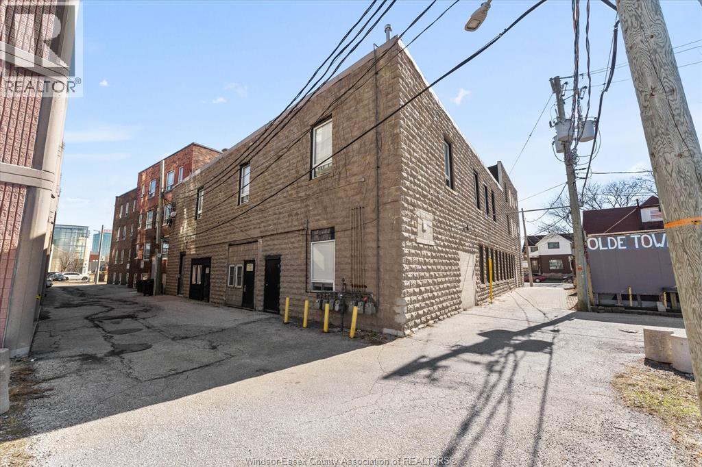 552-554 PITT STREET West