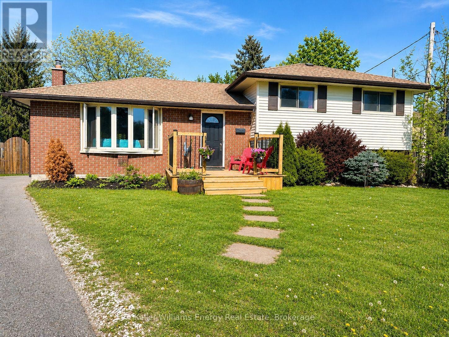 Photo 1 of 32 — 245 SMART CRESCENT, Greater Napanee (Greater Napanee), ON K7R1G3