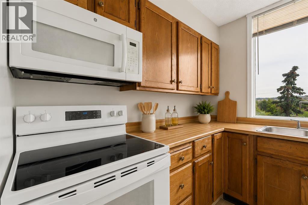 401, 145 Point Drive NW