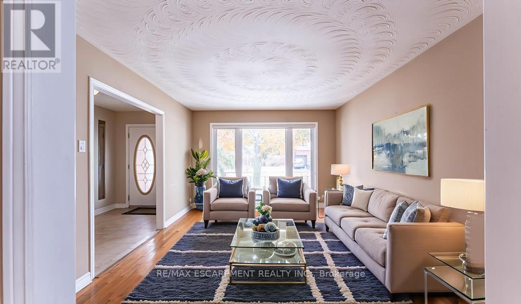 162 SOLOMON CRESCENT