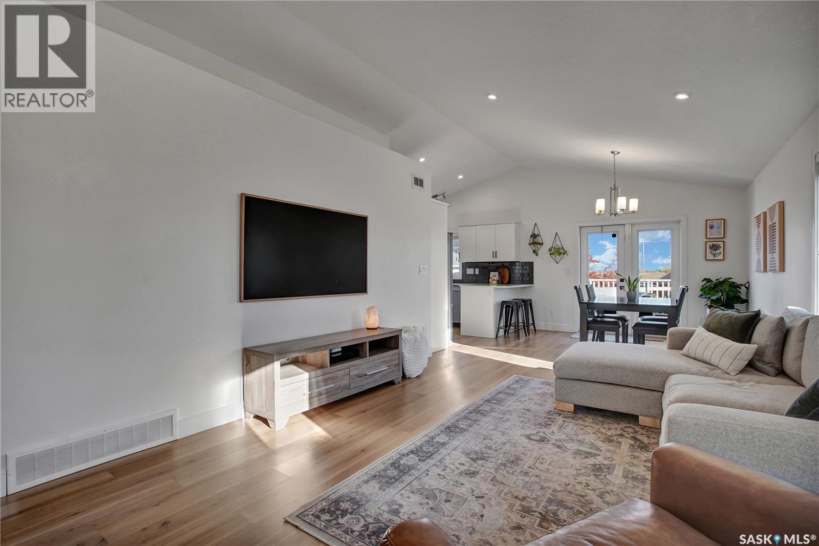 655 Kolynchuk COURT