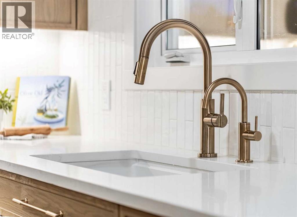 1152 Lake Sundance Crescent SE