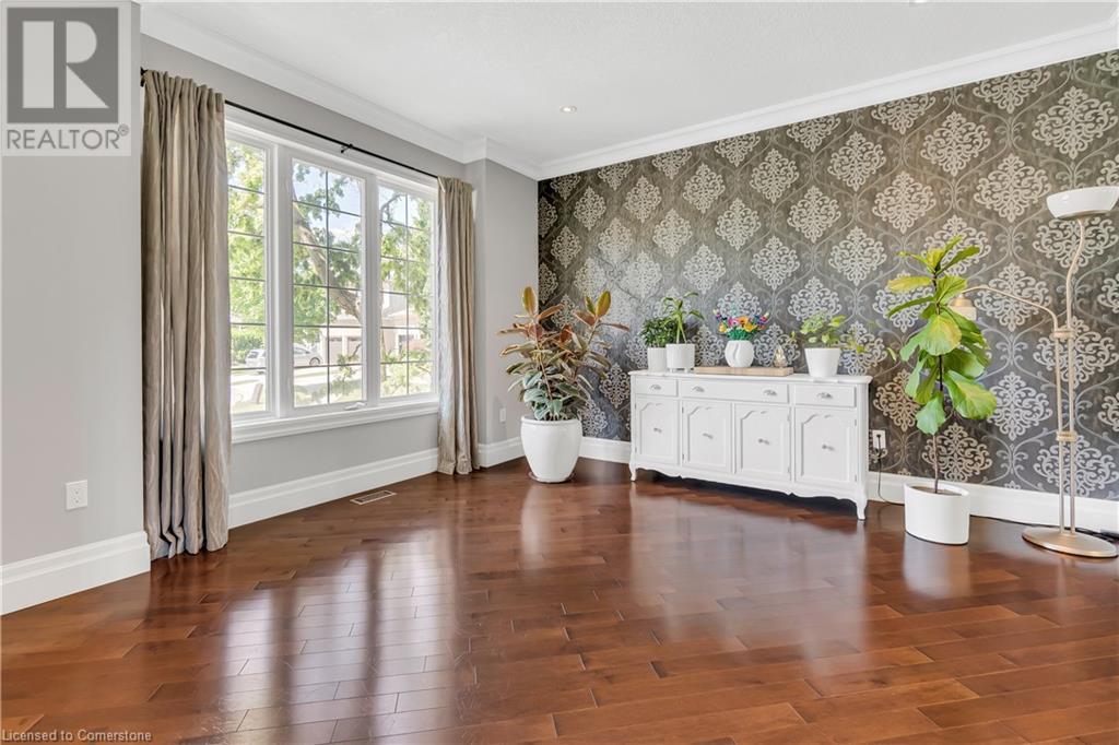 918 FUNG Place