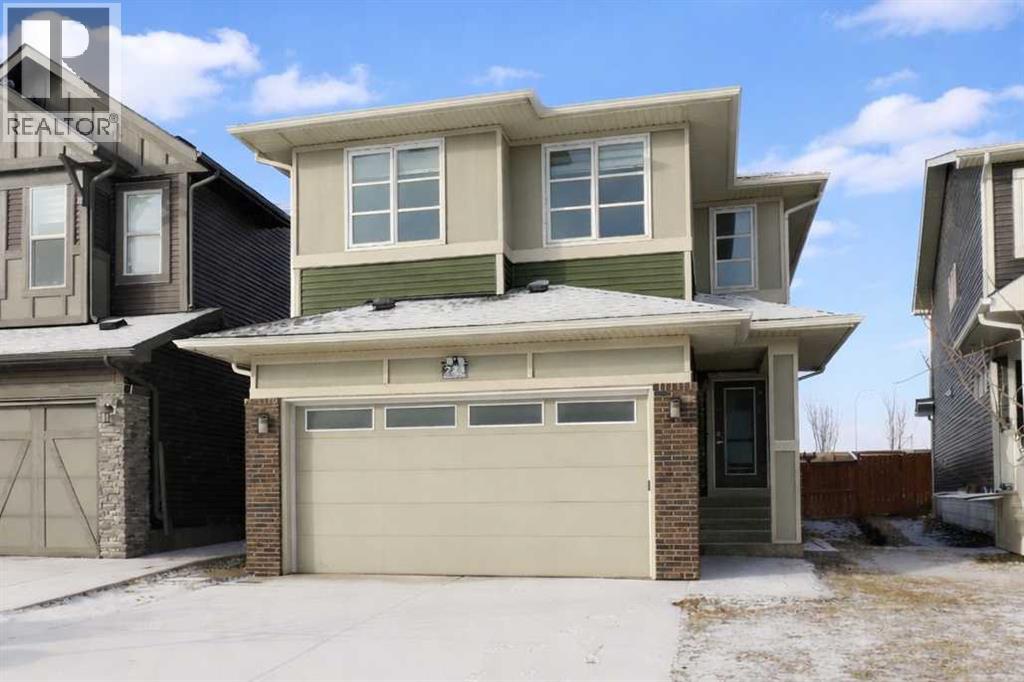 223 Savanna Way NE