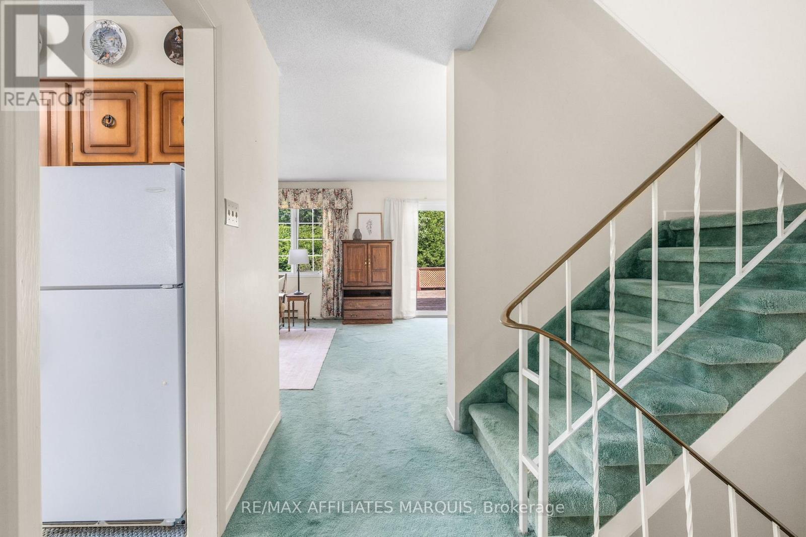 15 GLENVIEW CRESCENT
