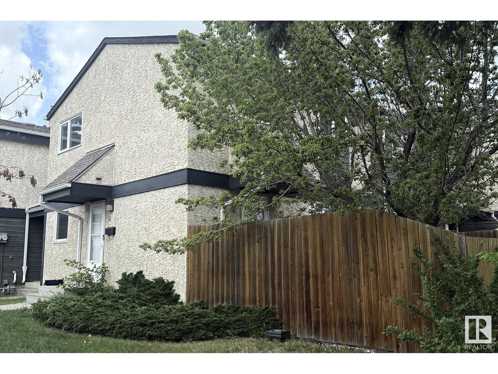 4 BELMEAD GARDENS GD NW