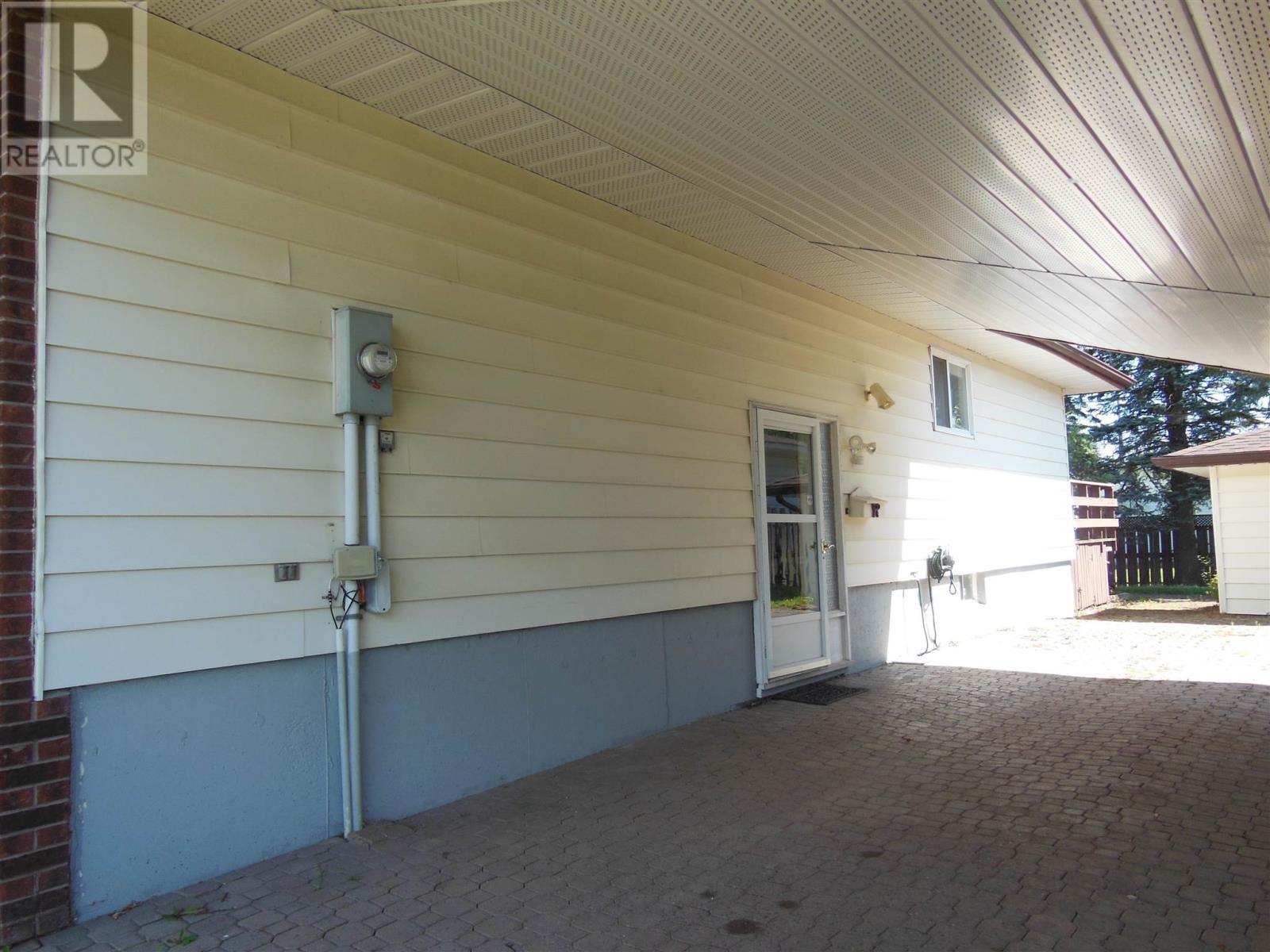 27 Parker AVE