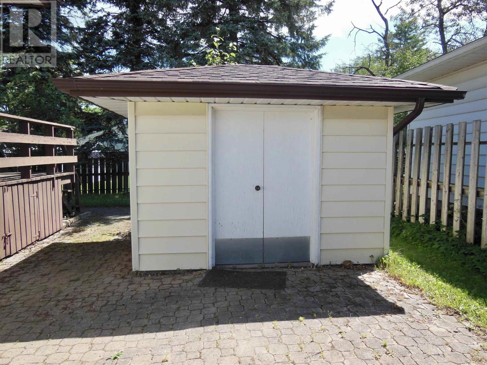 27 Parker AVE