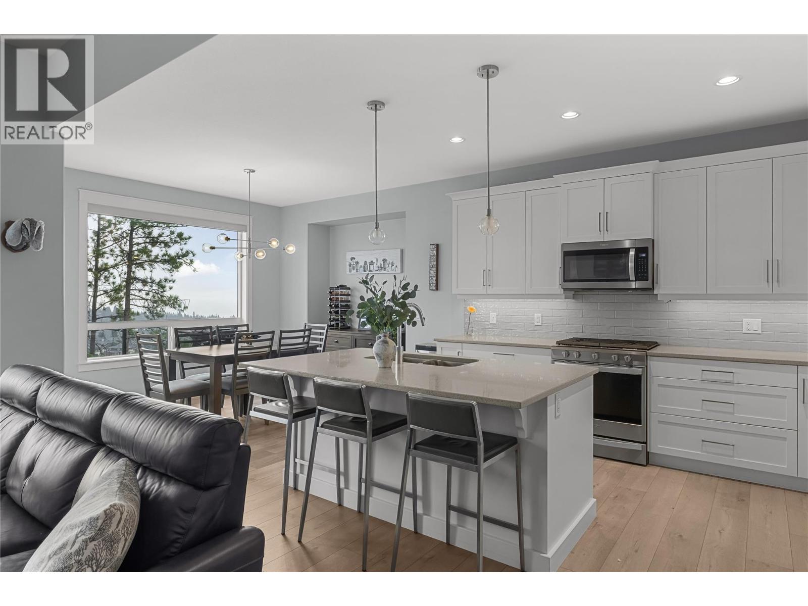 2573 Crown Crest Drive