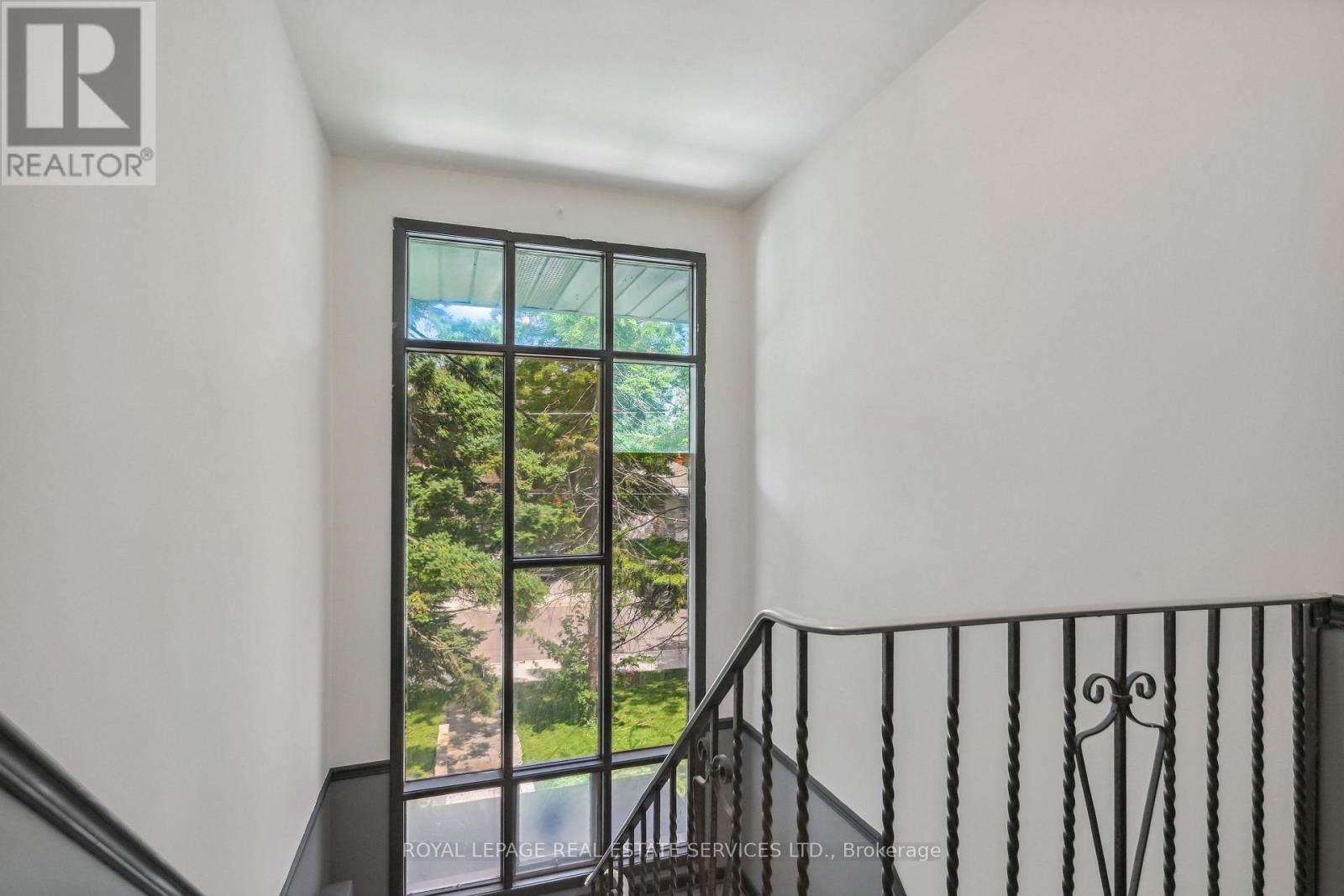 3 - 18 THIRTY THIRD STREET