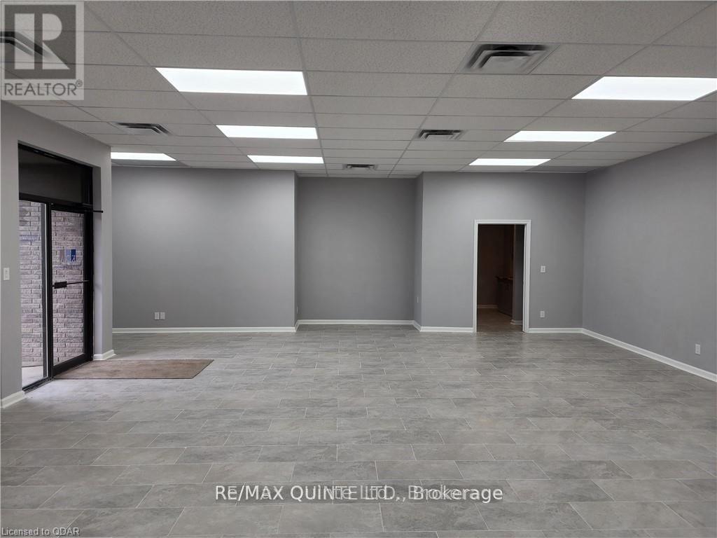 UNIT #5 - 257 DUNDAS STREET E