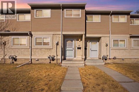 43, 5520 1 Avenue SE Calgary AB T2A5Z7