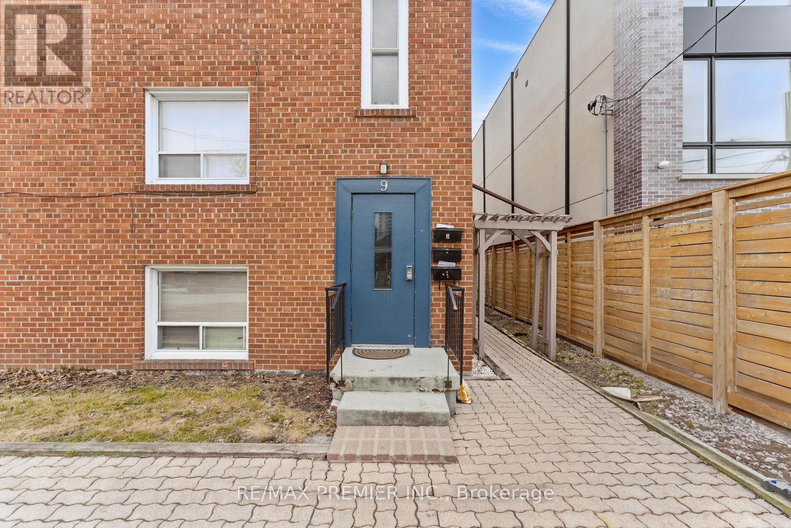 LOWER - 9 BRACEBRIDGE AVENUE