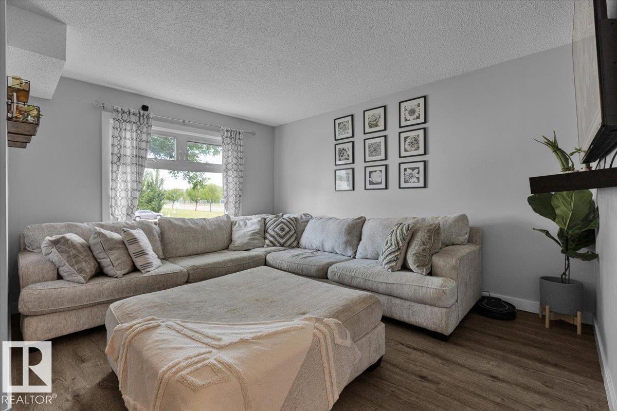 2905 151 AV NW
