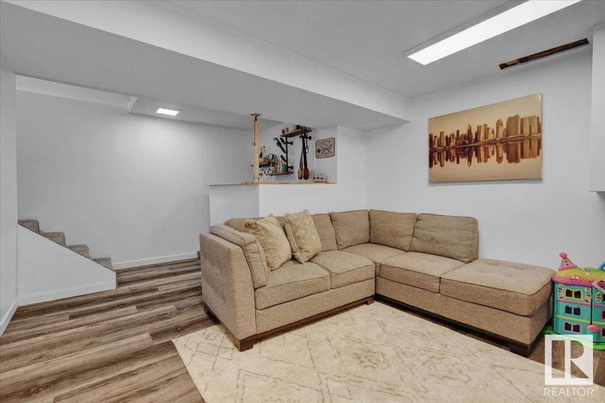 2905 151 AV NW