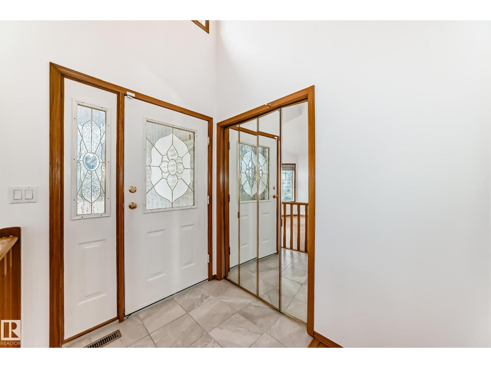 4631 43 AV NW