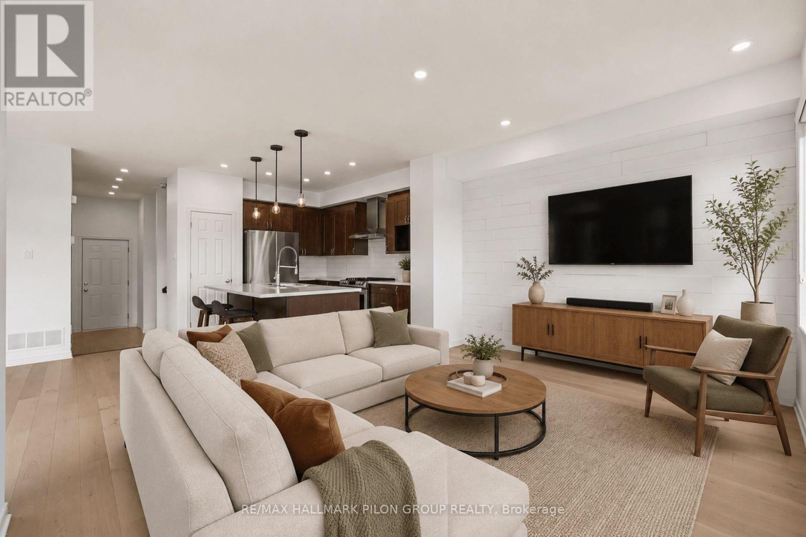 38 RIDDELL STREET
