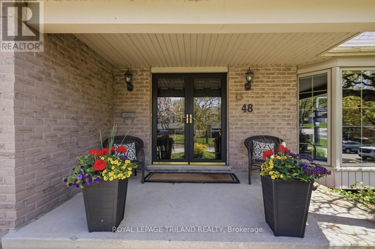 48 TAMARACK CRESCENT