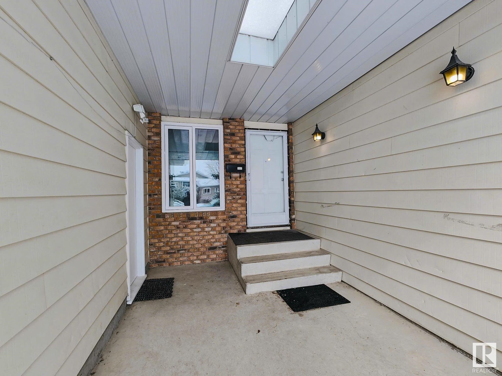10420 18 AV NW